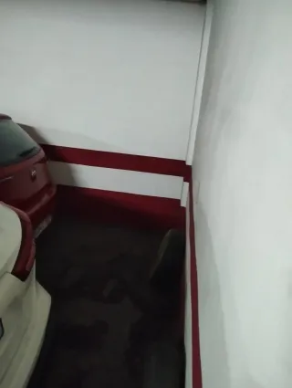 Parcela 2 coches + 1 moto. Centro Portu