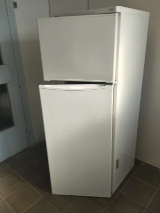 Frigorífico Indesit 150 cm. Nevera