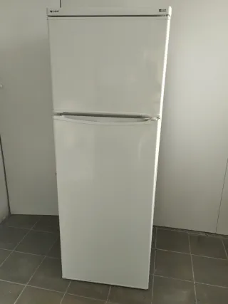 Frigorífico Indesit 150 cm. Nevera