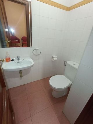 Local comercial en venta en Linares