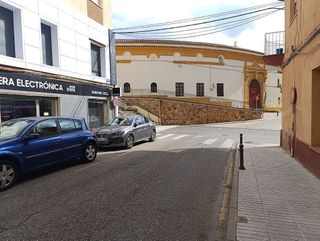 Local comercial en venta en Linares
