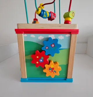 Cubo de actividades para bebés