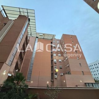 Garaje en venta en Colores - Entreparques en Sevilla