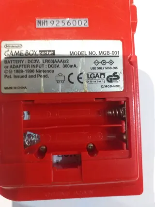 Nintendo Game Boy Pocket + Cargador