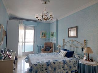 Piso en venta en Ventiun en Ourense