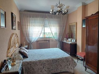 Piso en venta en Ventiun en Ourense