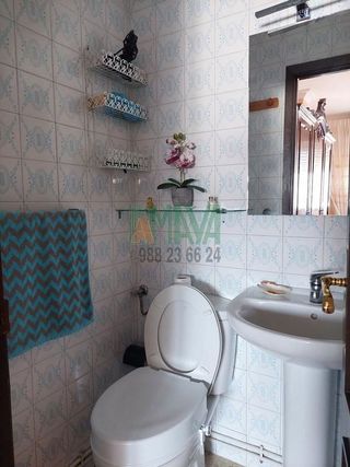 Piso en venta en Ventiun en Ourense