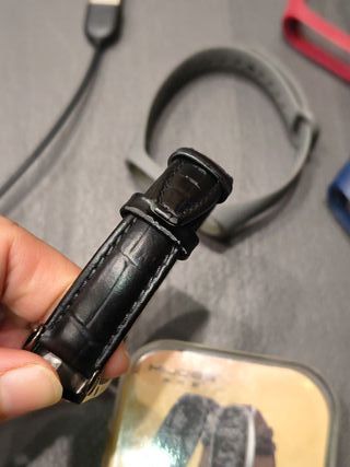 Xiaomi Mi Smart Band 4 con cinturini