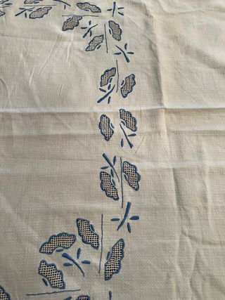 Mantel vintage blanco y azul A