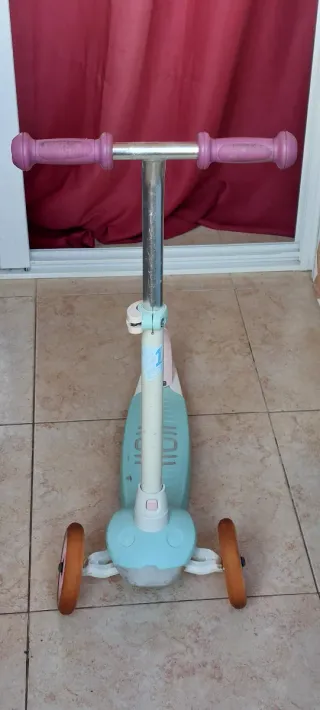Patinete infantil 3 ruedas. Para edad de 3 a 6 año