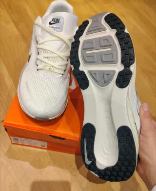 Nike Vomero 18 Talla 43