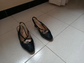 Zapatos de piel para señora