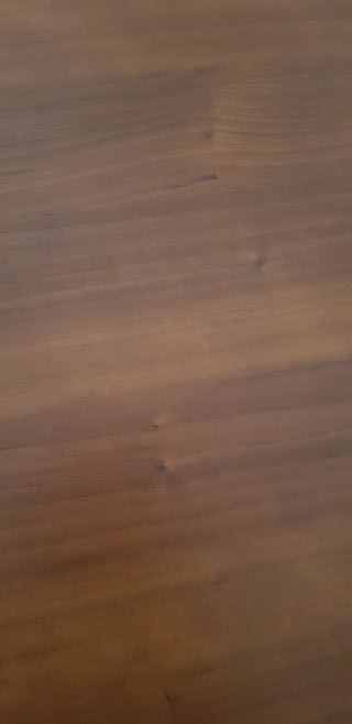 Mesa de comedor y 4 sillas de madera