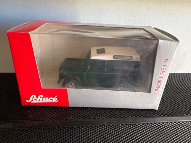 Land Rover Defender 90 Schuco 1:43