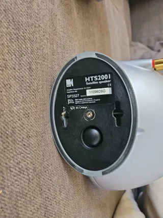 Altavoces KEF HTS 2001 Satélite Plata