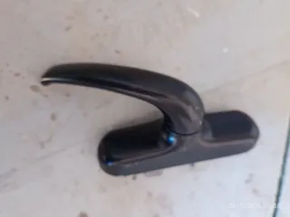 Maneta tirador ventana aluminio o PVC