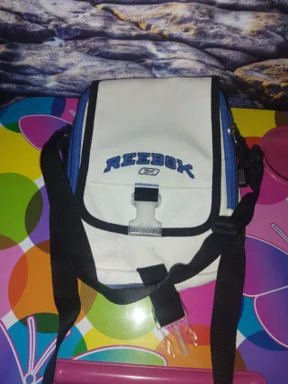Bandolera Reebok blanca y azul