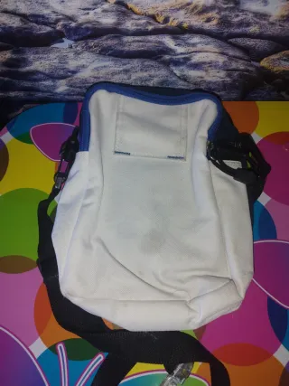 Bandolera Reebok blanca y azul