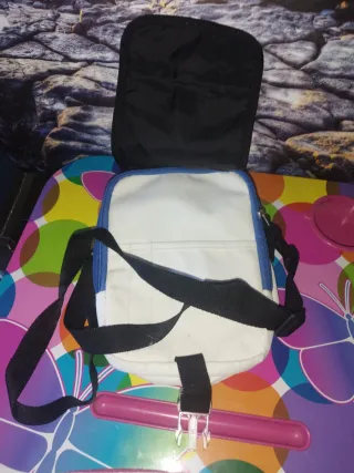 Bandolera Reebok blanca y azul