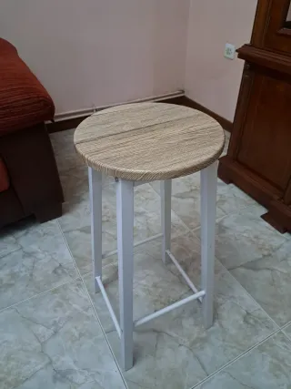 Mesa alta madera y taburetes