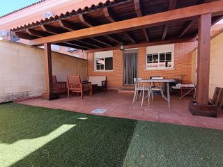 Casa adosada en venta en PAU 2-600 en Puertollano