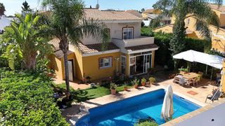 Chalet en venta en Urbanizaciones en Llíria