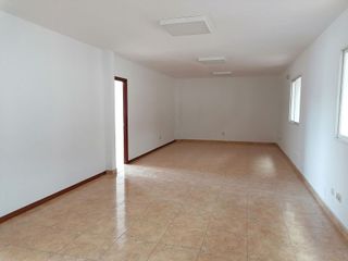 Nave industrial en alquiler en Chiloeches