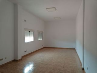 Nave industrial en alquiler en Chiloeches