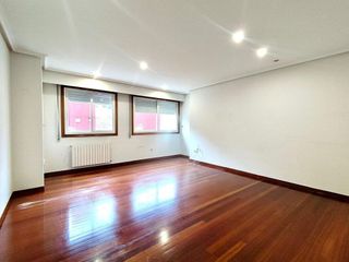 Piso en alquiler en Centro en Ourense