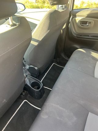 Toyota Yaris Hybrid 2017. 1,5l 75 CV active CVT