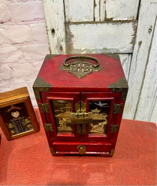 Joyero chino antiguo con candado y llave