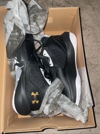 Scarpe Under Armour nere e oro
