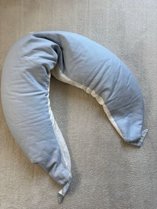 Cojín de lactancia estampado estrellas