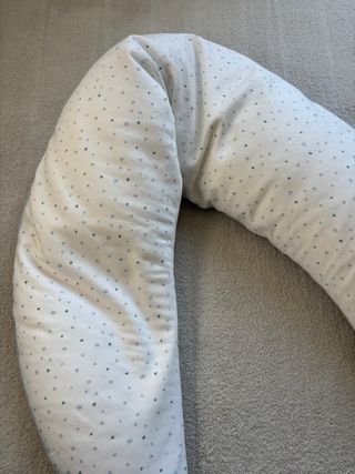 Cojín de lactancia estampado estrellas