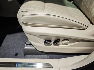 Voyah Dream 109kW Premium MY24 2025