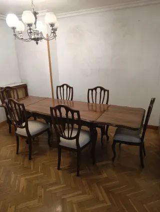 Mesa extensible nogal + 6 sillas
