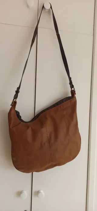 Bolso de piel marrón