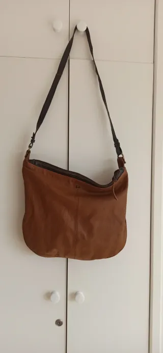 Bolso de piel marrón