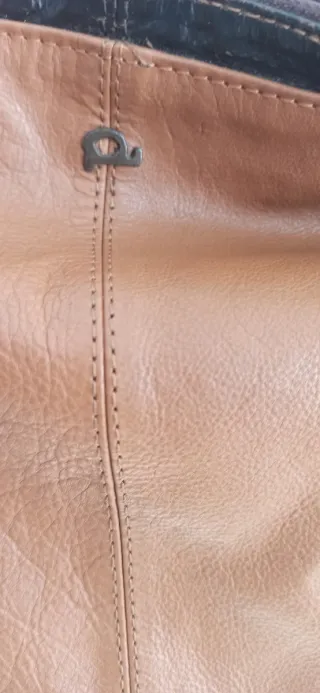 Bolso de piel marrón