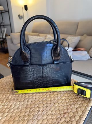 Bolso Zara negro efecto piel cocodrilo