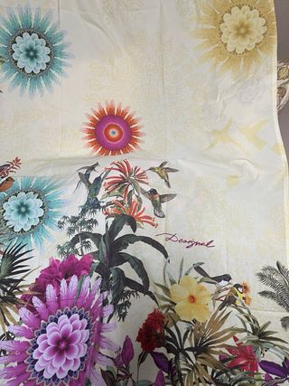 Cortina Desigual con Aves y Flores