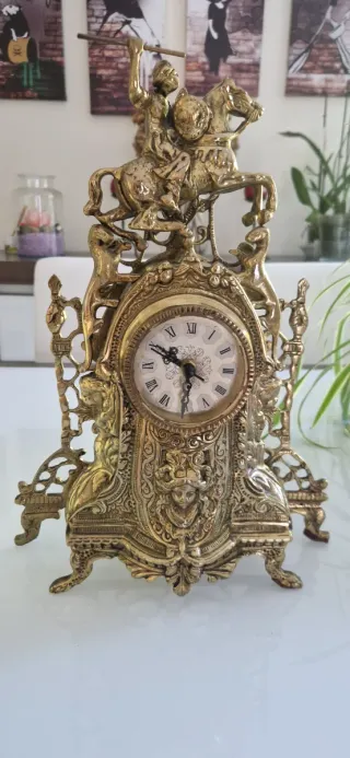 Reloj de sobremesa de bronce