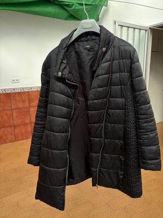 Chaquetón negro largo talla L