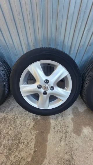 Llantas Toyota Yaris 4x100 buje 54.1