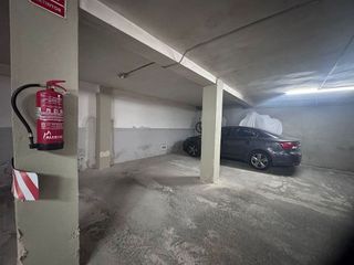 Garaje en venta en Mercado en Alicante