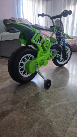 Moto Injusa Verde Eléctrica Infantil