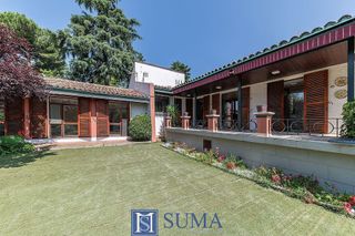 Chalet en alquiler en Piovera - Conde Orgaz en Madrid