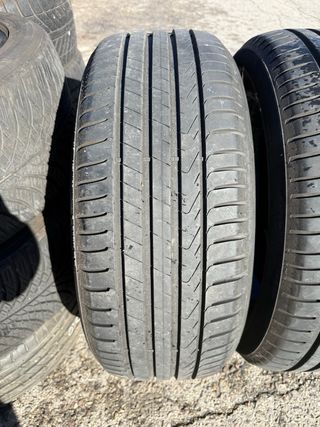 Neumático Pirelli 215/55/17 94V