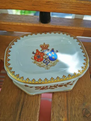 Salero Vista Alegre Porcelana Dorada