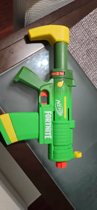 Nerf Fortnite Blaster Verde y Amarillo